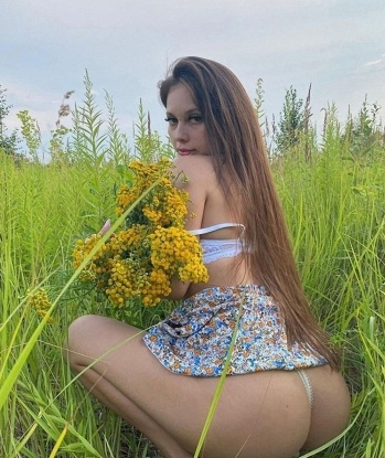 Я горяча и страстна, умею доставить удовольствие и расслабление. Предлагаю широкий выбор услуг: классический и эротический массаж, глубокий оральный секс, разнообразные позы в сексе, куннилингус и многое другое. Наши встречи всегда конфиденциальны и безопасны. Я гарантирую тебе незабываемые моменты наслаждения и удовольствия. Звони мне или пиши в WhatsApp, чтобы согласовать детали нашей встречи. Только для искушенных джентльменов! 😍🔥🌹 📍 Живу в Москве, возможен выезд по городу и пригороду 🌆✨ Людмила